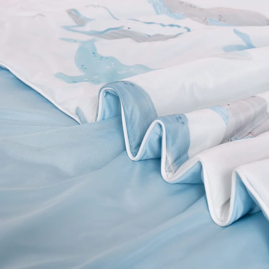 1Pc 150x110cm Baby Summer Quilt,Summer Cool Comforter for Children Silky Smooth and Breathable Blanket Sleeping Nap Quilt